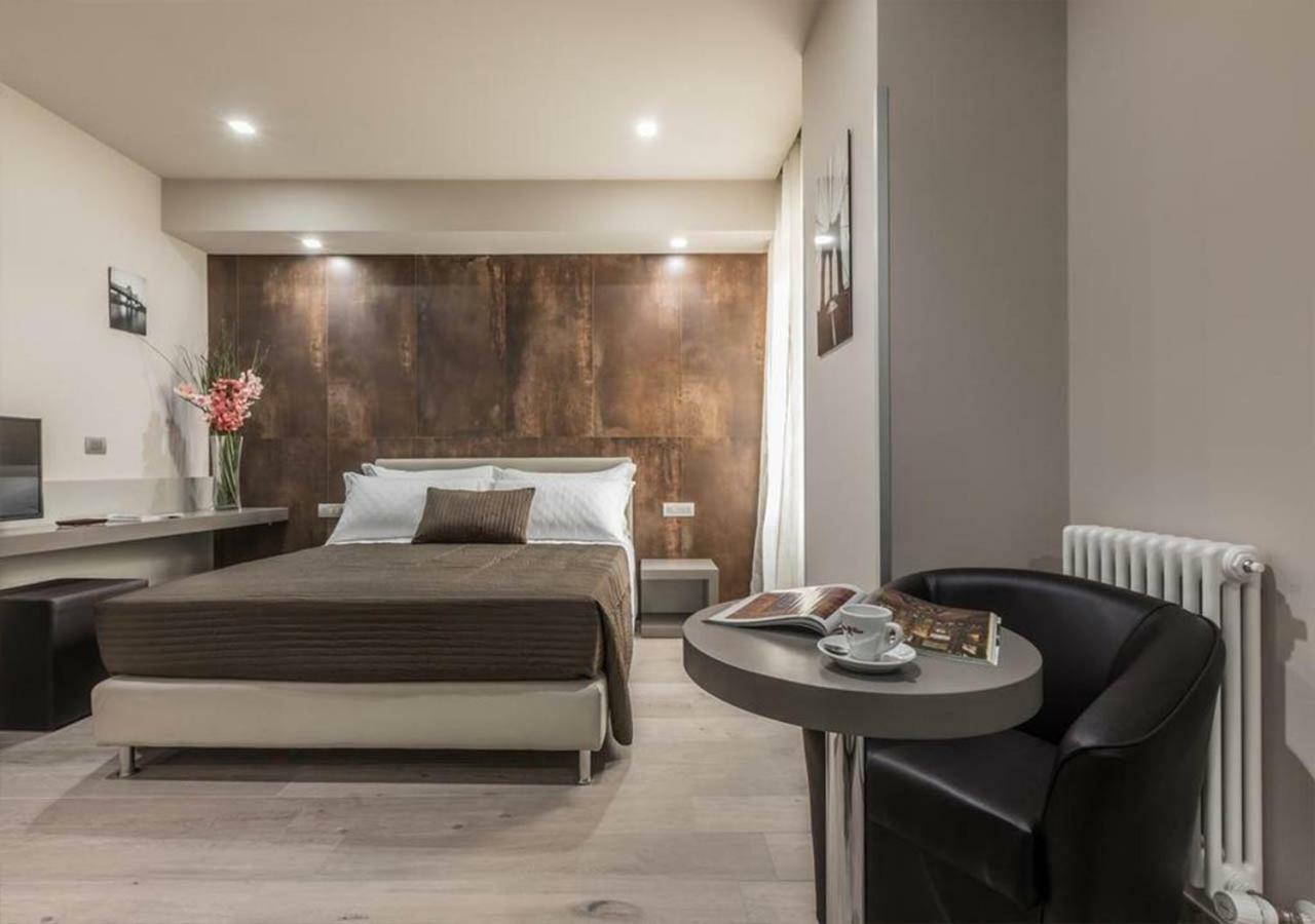 Astoria Deluxe rooms Bologne Extérieur photo
