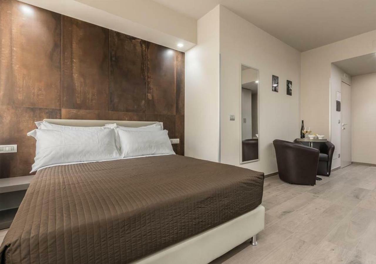 Astoria Deluxe rooms Bologne Extérieur photo