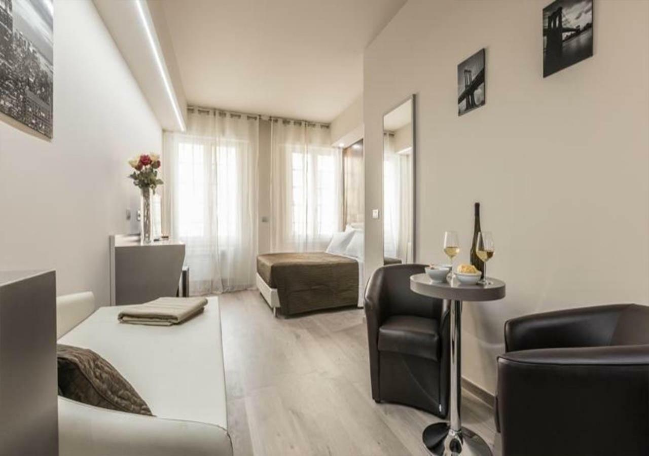 Astoria Deluxe rooms Bologne Extérieur photo