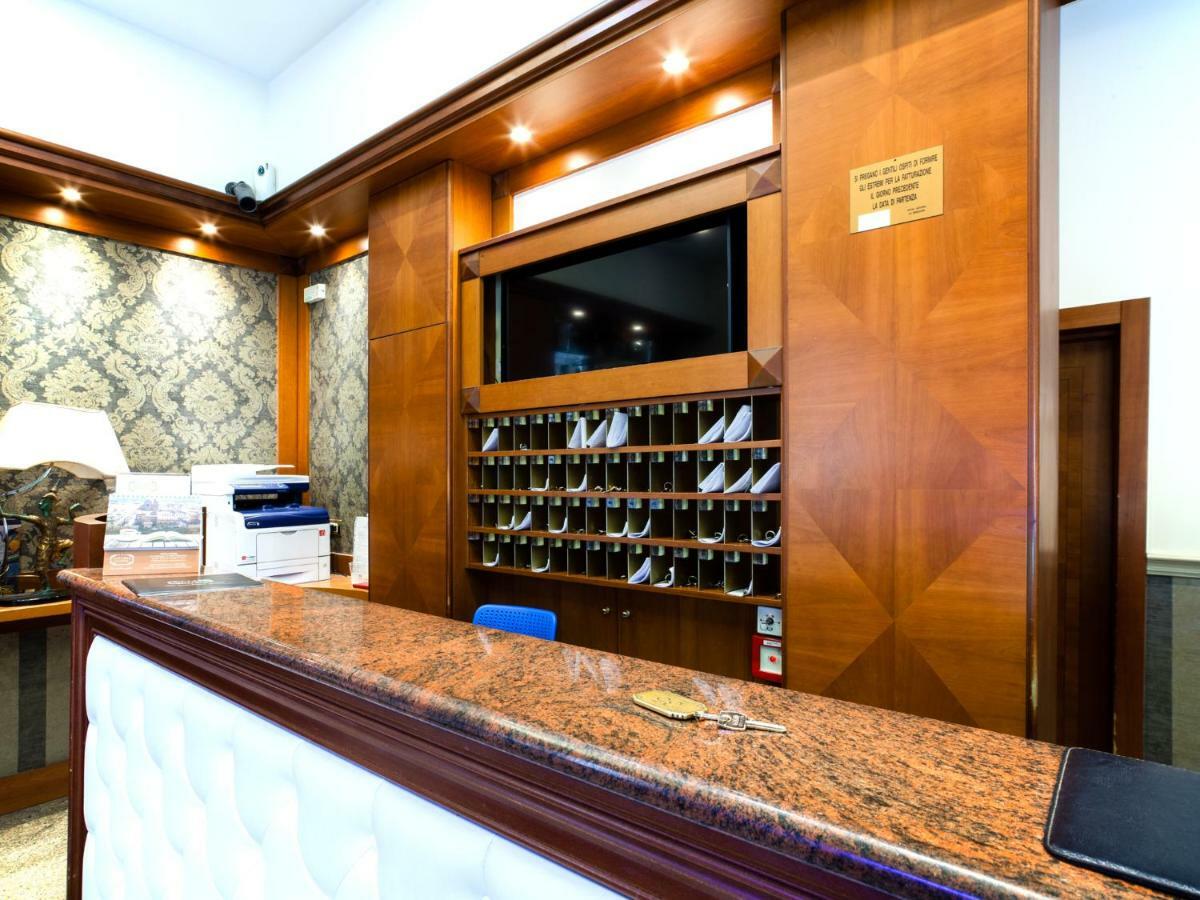 Astoria Deluxe rooms Bologne Extérieur photo